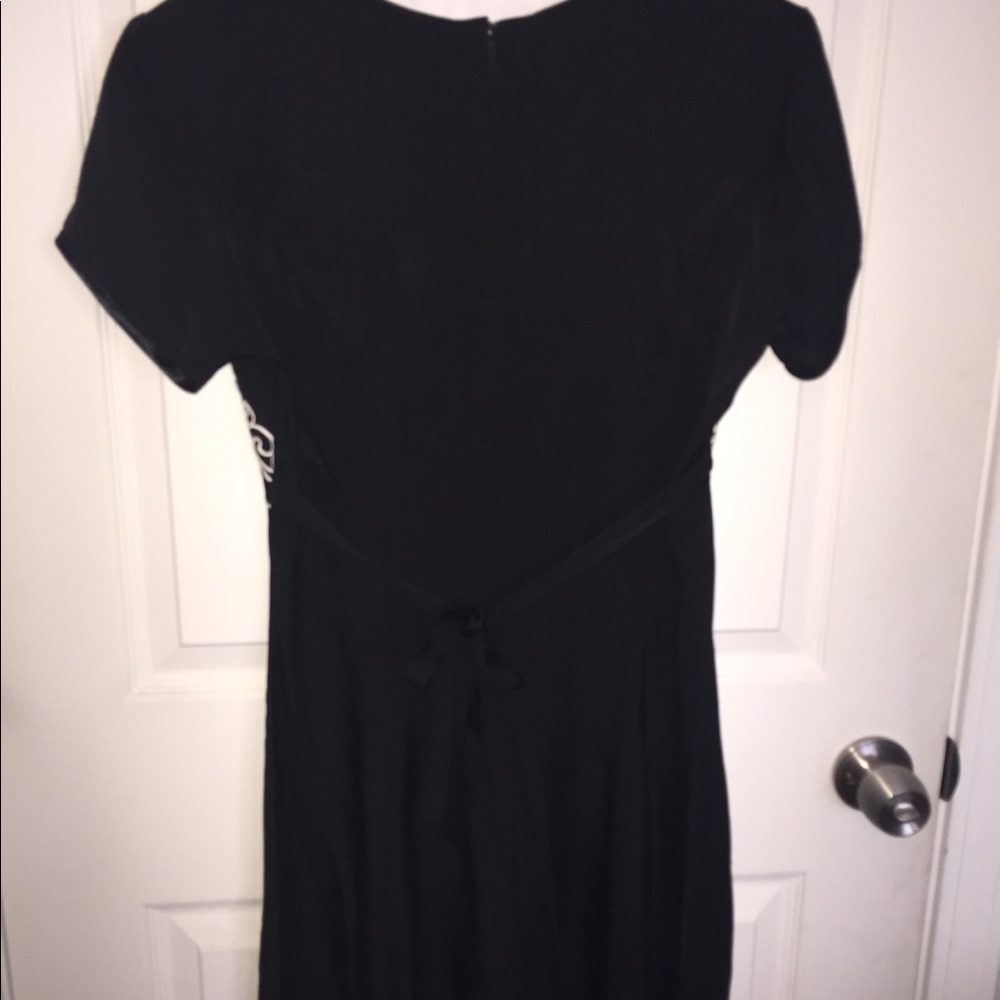 Dress - Picture 3 of 4